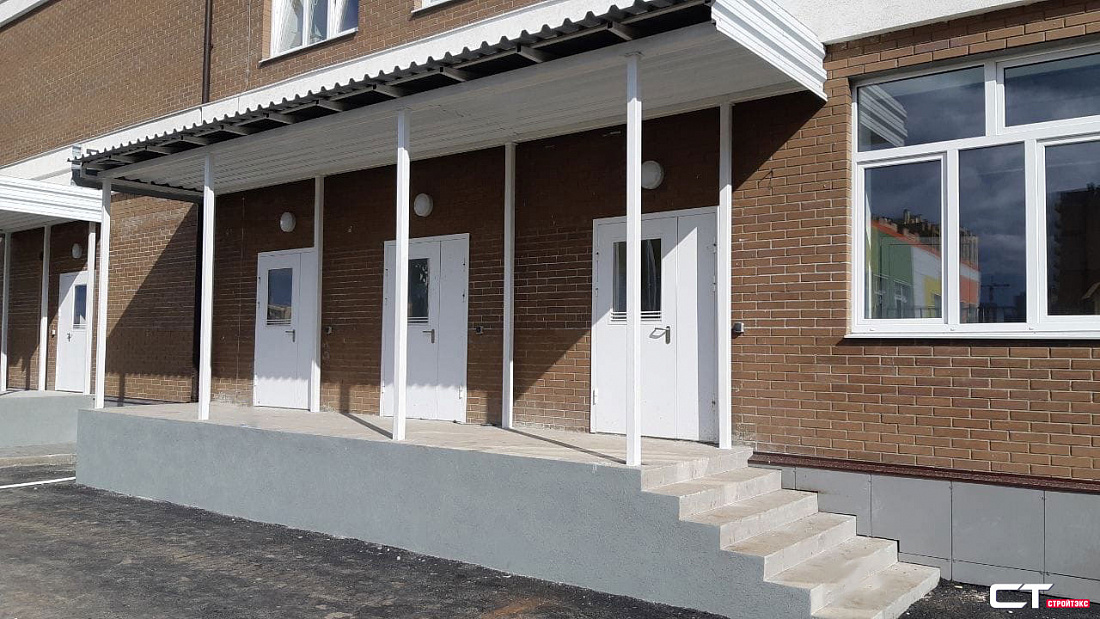 ДПМ-2 EIS60 300х600мм с фрамугой и накладкой из нержавеющей стали